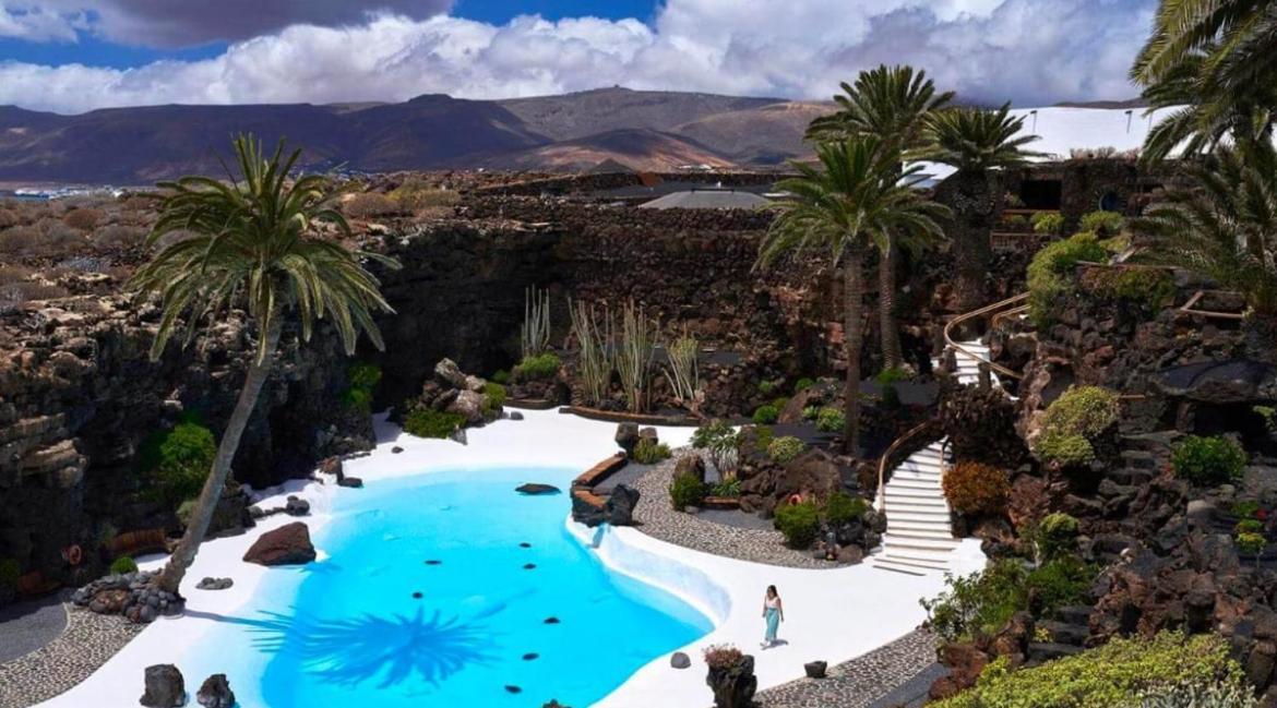 Lanzarote Casa Volcanica-Anclada Sobre La Lava Del Volcan Montana Blanca Luaran gambar