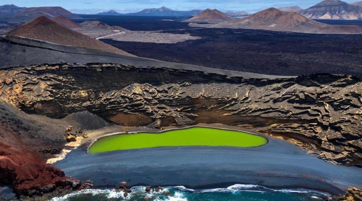 Lanzarote Casa Volcanica-Anclada Sobre La Lava Del Volcan Montana Blanca Luaran gambar